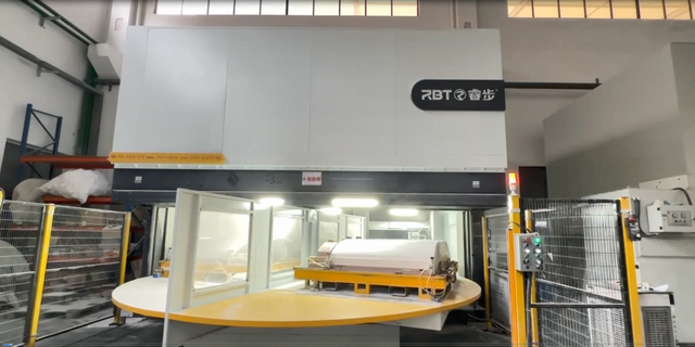 आरबीटी 5 एक्सिस रोटरी ट्विन टेबल सीएनसी मशीन ऑटोमोटिव और एयरोस्पेस उद्योग सीई के लिए स्वीकृत