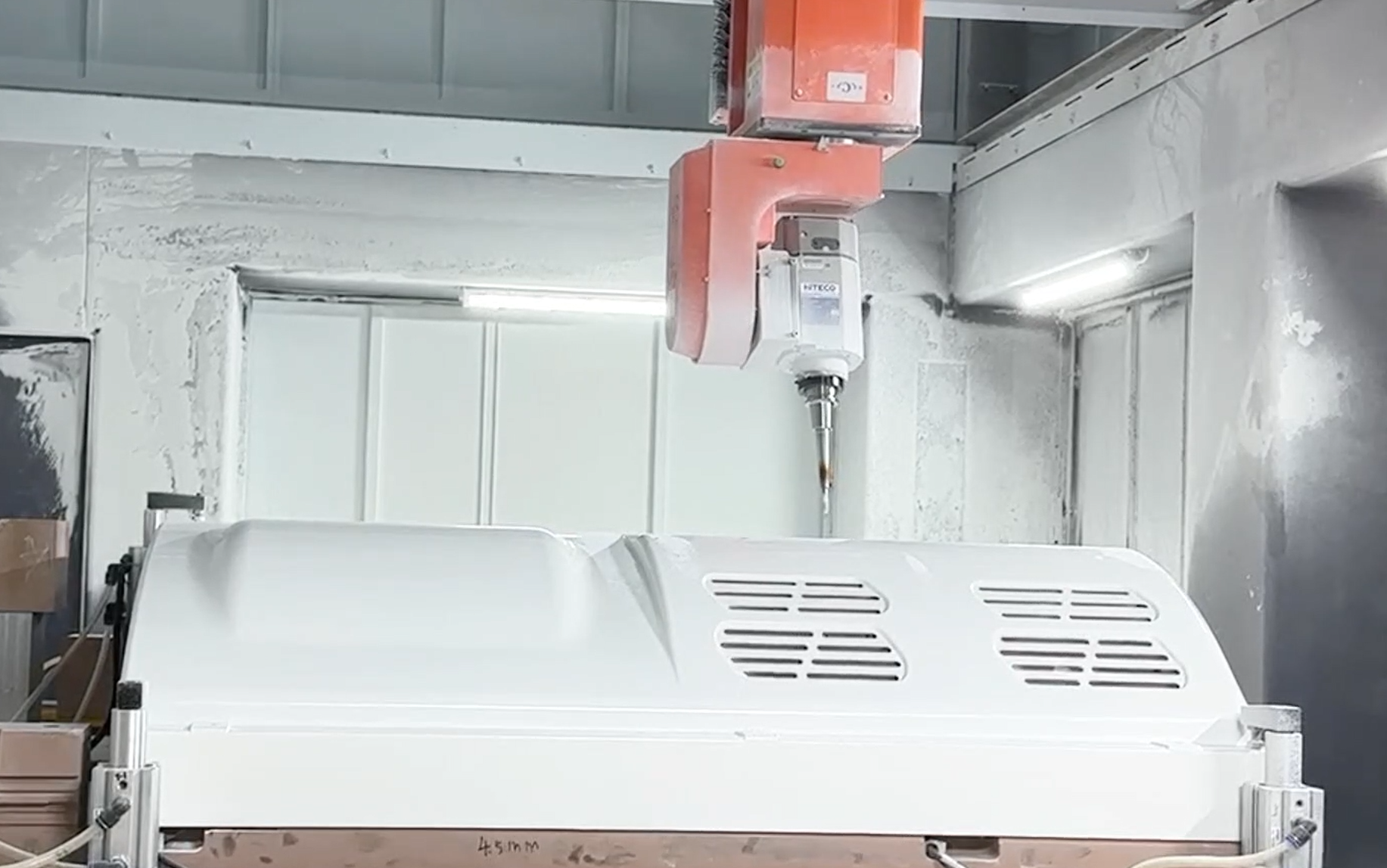 आरबीटी मशीनरी कटिंग शेप 6 एक्सिस सीएनसी मिलिंग राउटर डबल वर्कटेबल के साथ 