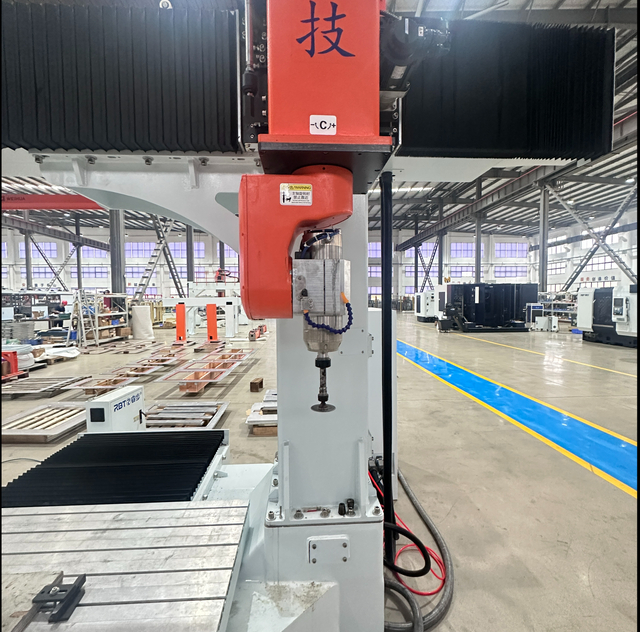 CE ने पीपी/पीई/पीसी/पीईटी/एबीएस मोल्ड प्रोसेसिंग के लिए डबल वर्कटेबल के साथ 5 एक्सिस सीएनसी राउटर को मंजूरी दी