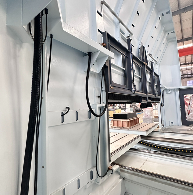 उच्च प्रदर्शन मल्टीपल हेड 6 एक्सिस सीएनसी राउटर स्पेसट्यू वुड पार्ट्स के लिए डस्ट कलेक्शन के साथ